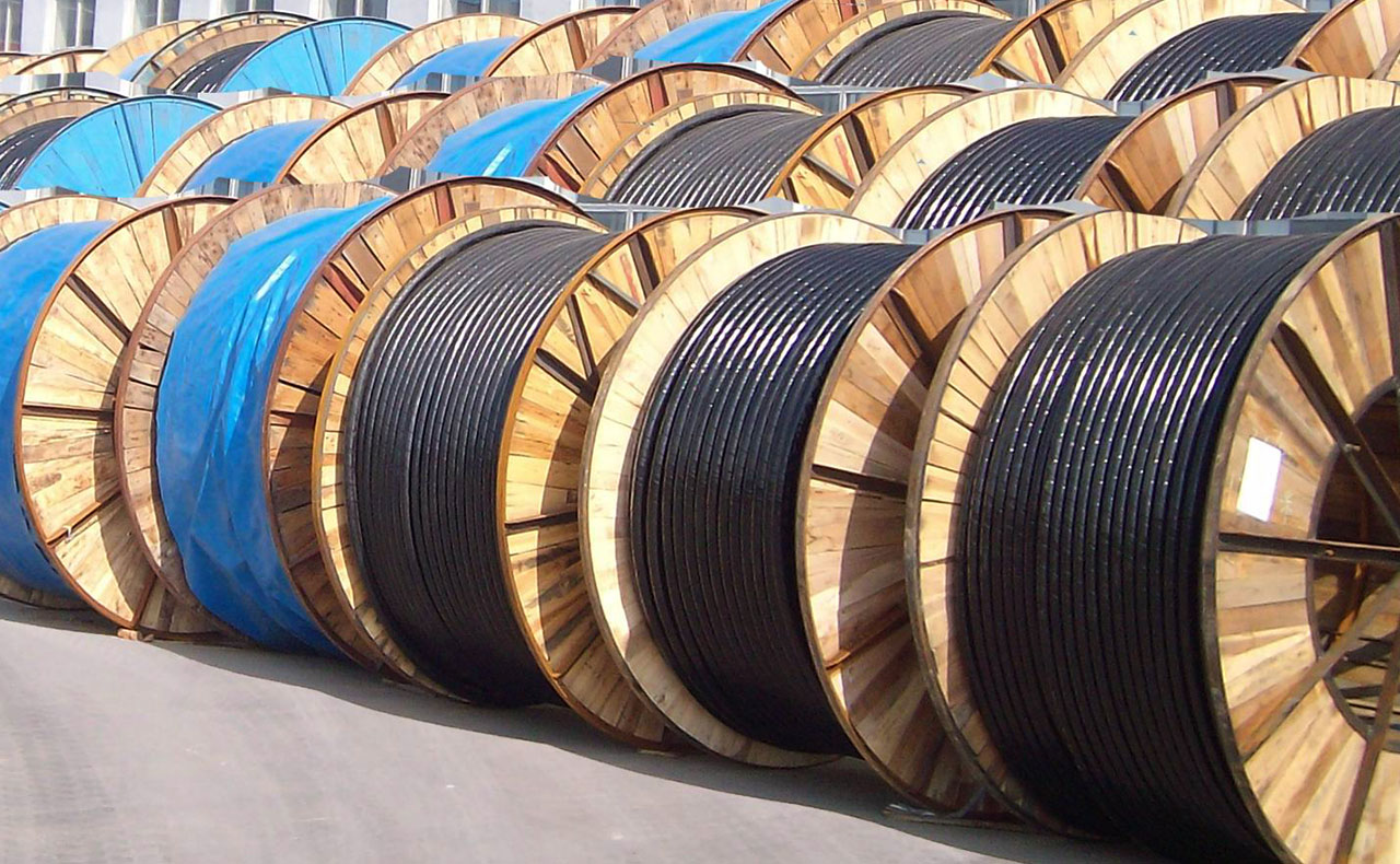 The copper strip longitudinally welded continuous production line consists of two parts